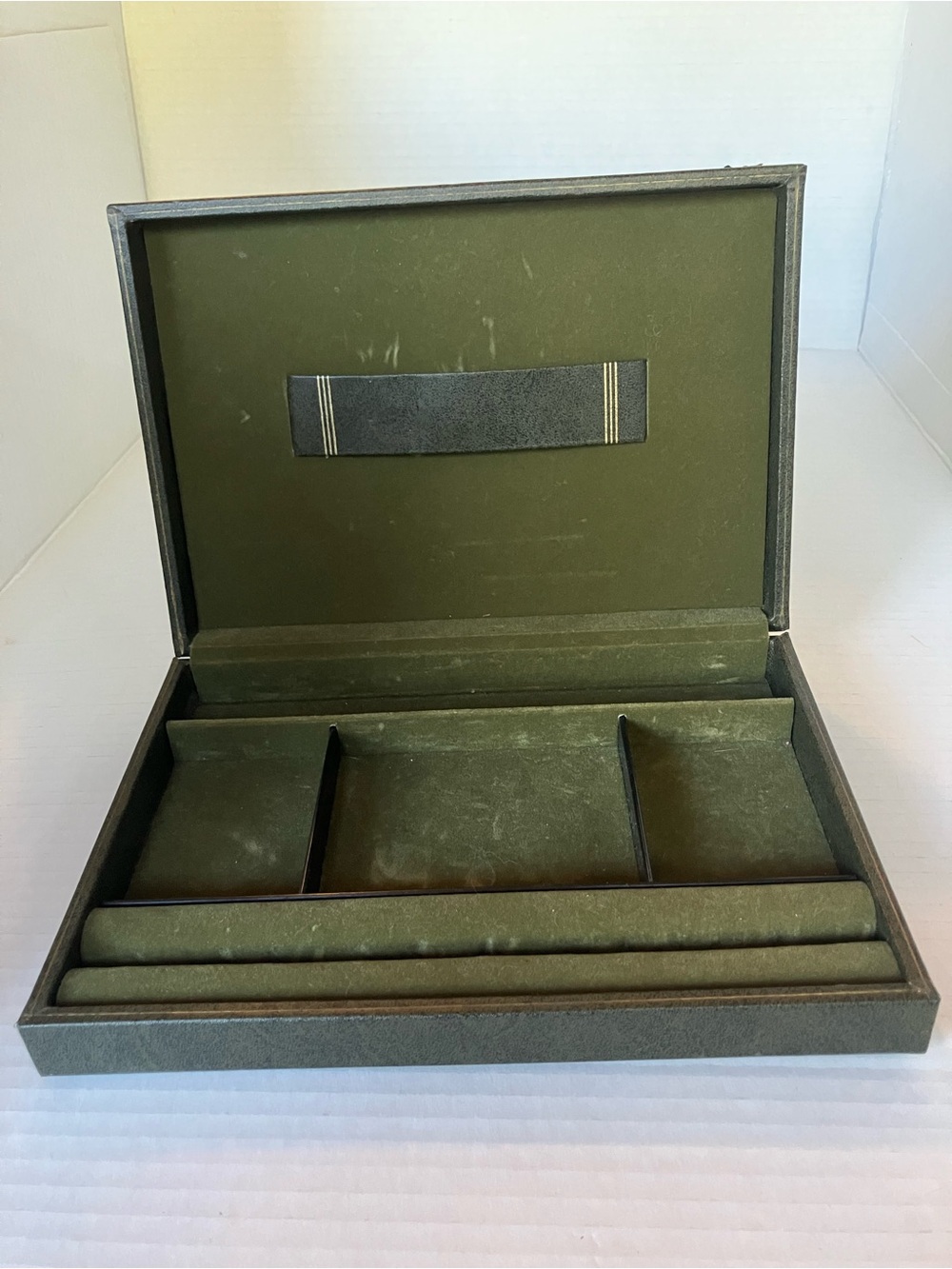 SWANK Men’s Jewelry Box Olive Green Velvet Watch & Accessory Organizer Valet